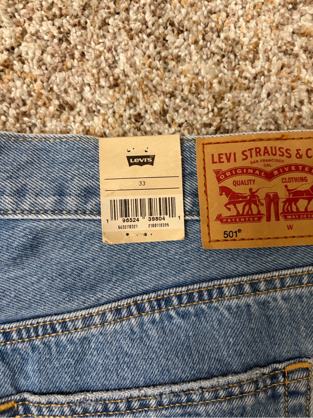 274. Levi’s 501 Shorts, medium wash, NWT - Picture 3 of 4